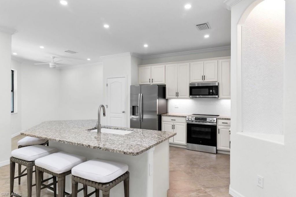 9357 Glenforest Dr, Naples, FL 34120 Photo