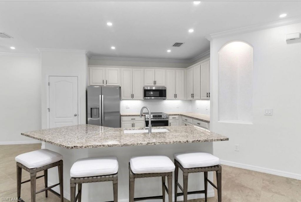 9357 Glenforest Dr, Naples, FL 34120 Photo