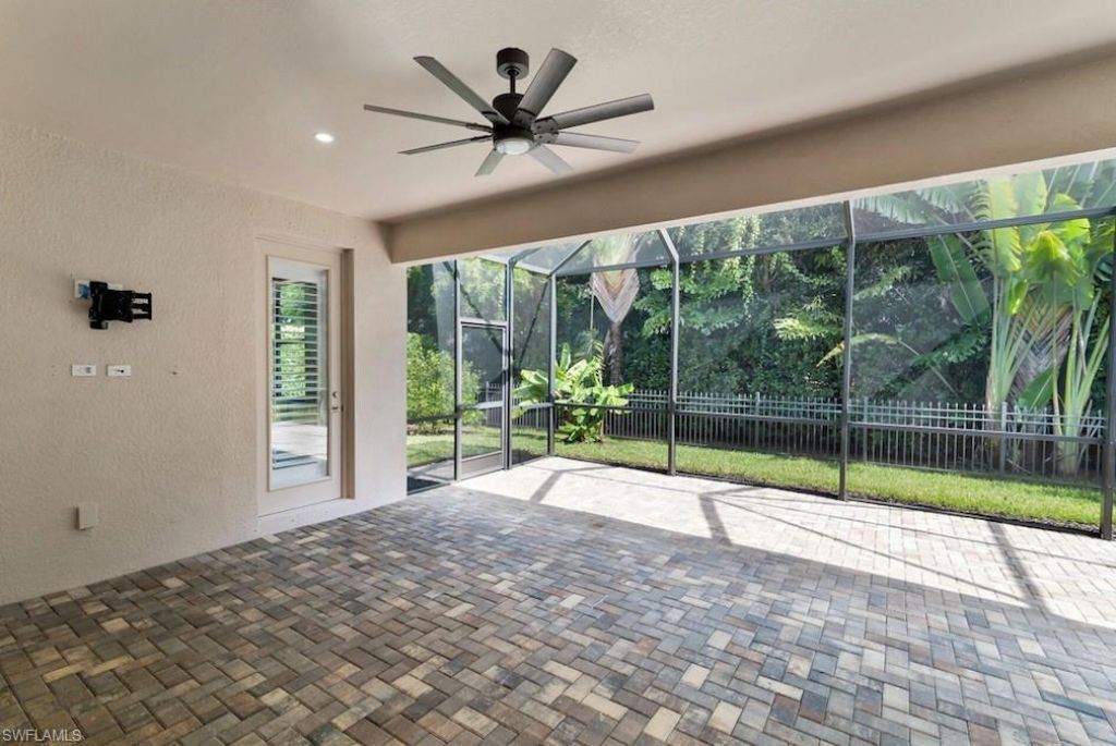 9357 Glenforest Dr, Naples, FL 34120 Photo