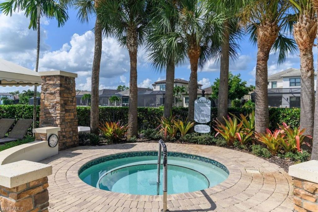 9357 Glenforest Dr, Naples, FL 34120 Photo