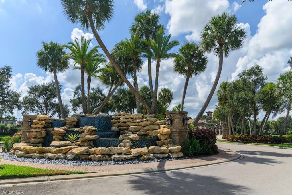 9357 Glenforest Dr, Naples, FL 34120 Photo