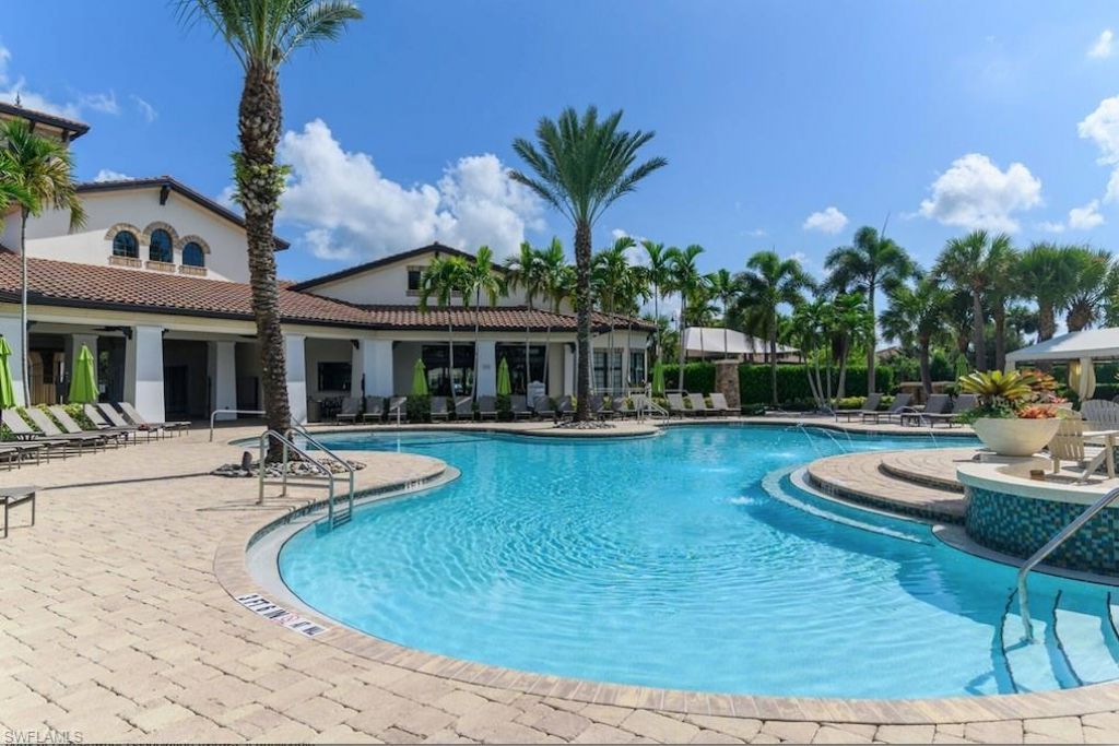 9357 Glenforest Dr, Naples, FL 34120 Photo