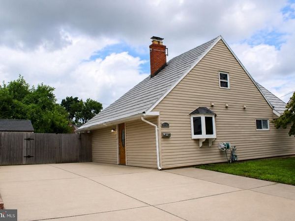 9240 CONVENT AVENUE, PHILADELPHIA, PA 19114