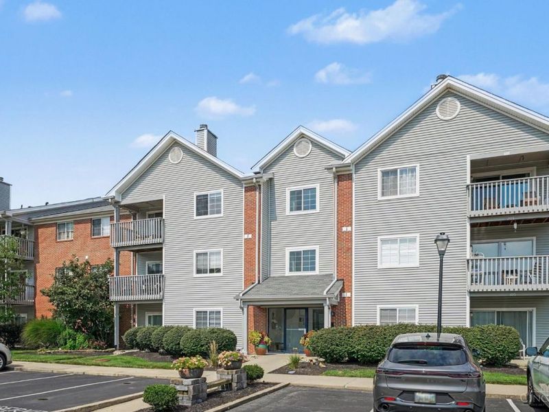 7343 Ridgepoint Drive, Unit 310, Cincinnati, OH 45230 Photo 3