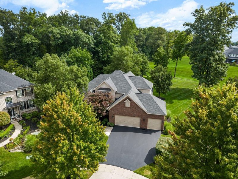 9245 Creighton Drive, Powell, OH 43065 Photo 2