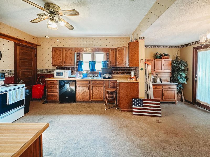 189 E Main Street, Mount Sterling, OH 43143 Photo 9