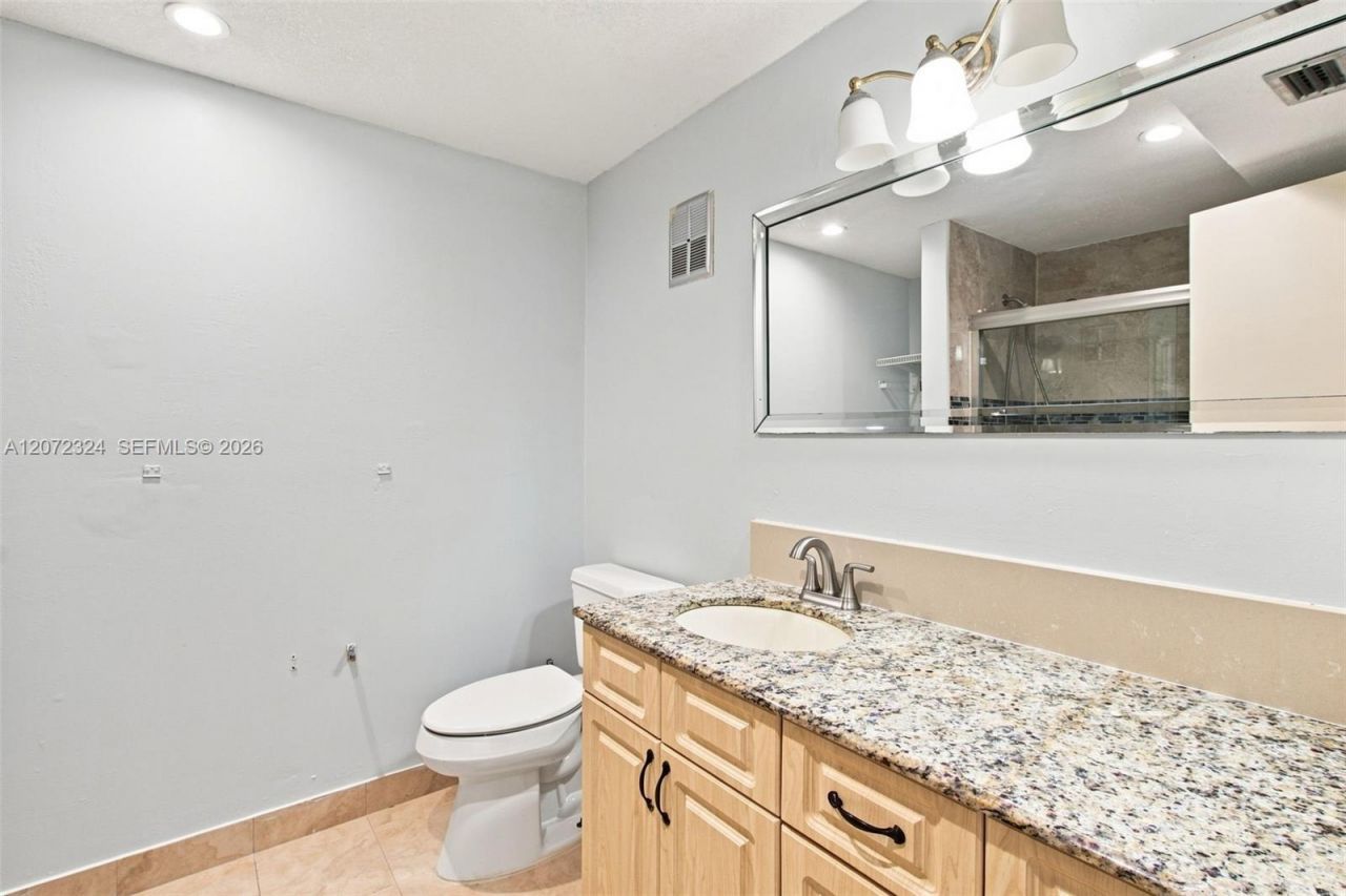 6511 Racquet Club Dr , Unit 46, Lauderhill, FL 33319 Photo