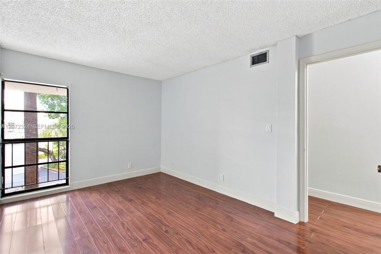 6511 Racquet Club Dr , Unit 46, Lauderhill, FL 33319 Photo