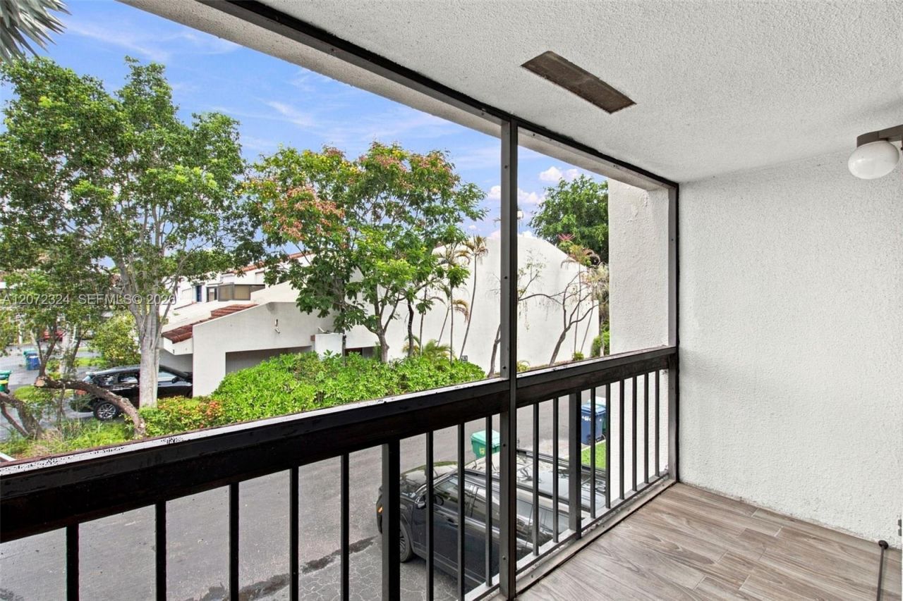 6511 Racquet Club Dr , Unit 46, Lauderhill, FL 33319 Photo