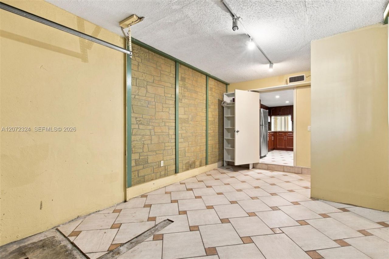 6511 Racquet Club Dr , Unit 46, Lauderhill, FL 33319 Photo
