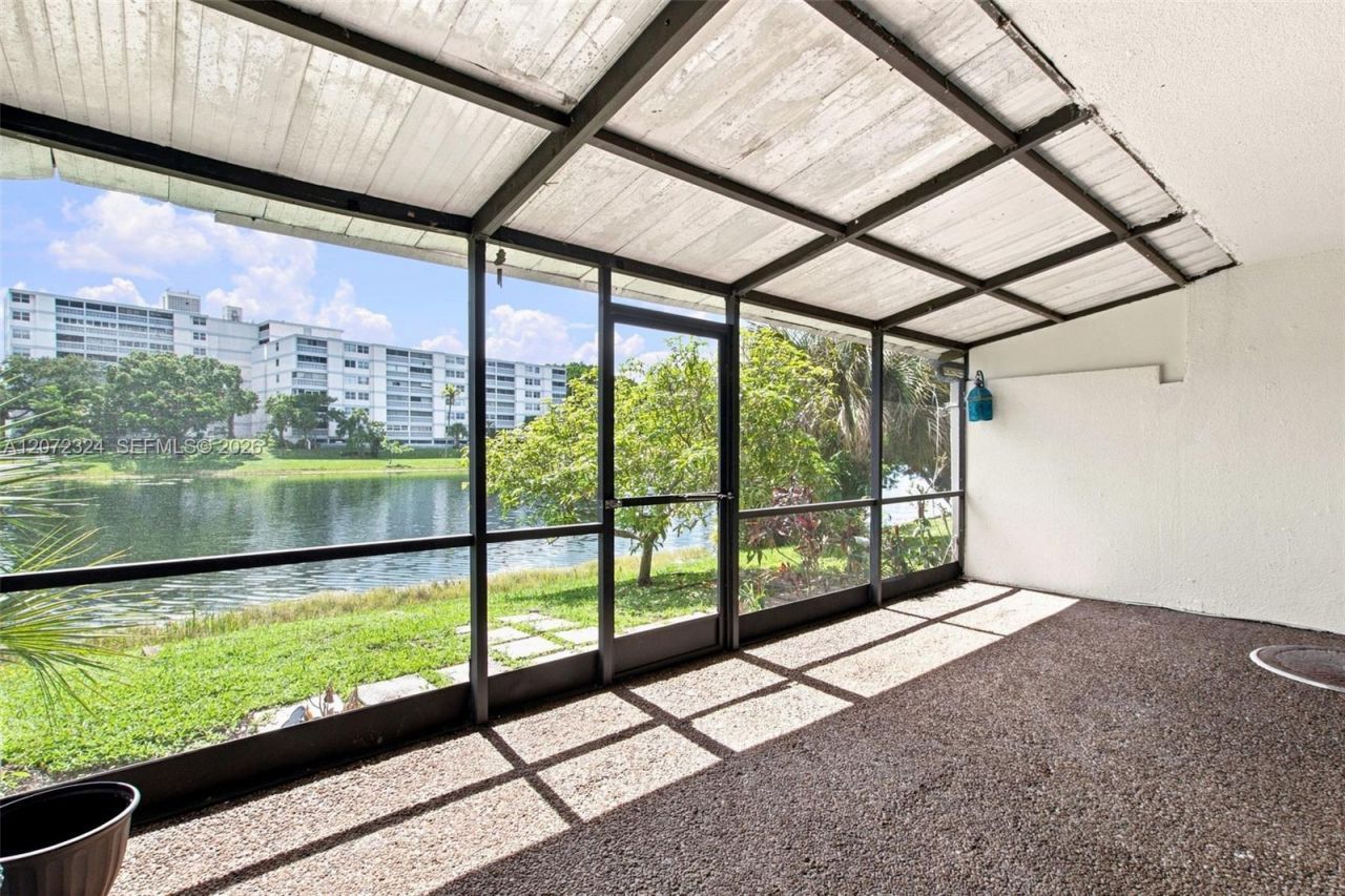 6511 Racquet Club Dr , Unit 46, Lauderhill, FL 33319 Photo