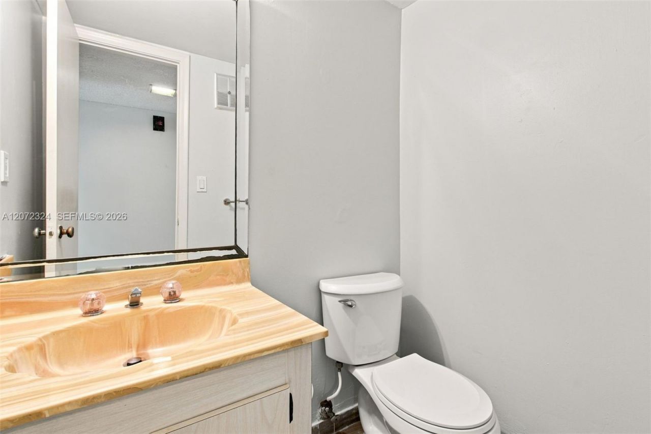 6511 Racquet Club Dr , Unit 46, Lauderhill, FL 33319 Photo