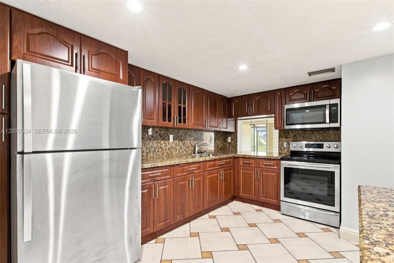 6511 Racquet Club Dr , Unit 46, Lauderhill, FL 33319 Photo