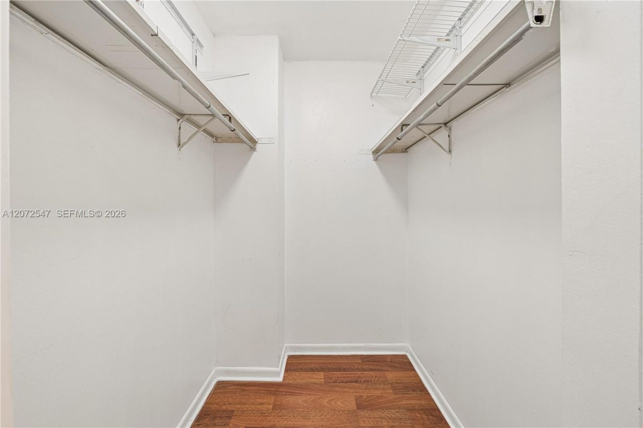 5055 NW 7th St, Unit 409, Miami, FL 33126 Photo