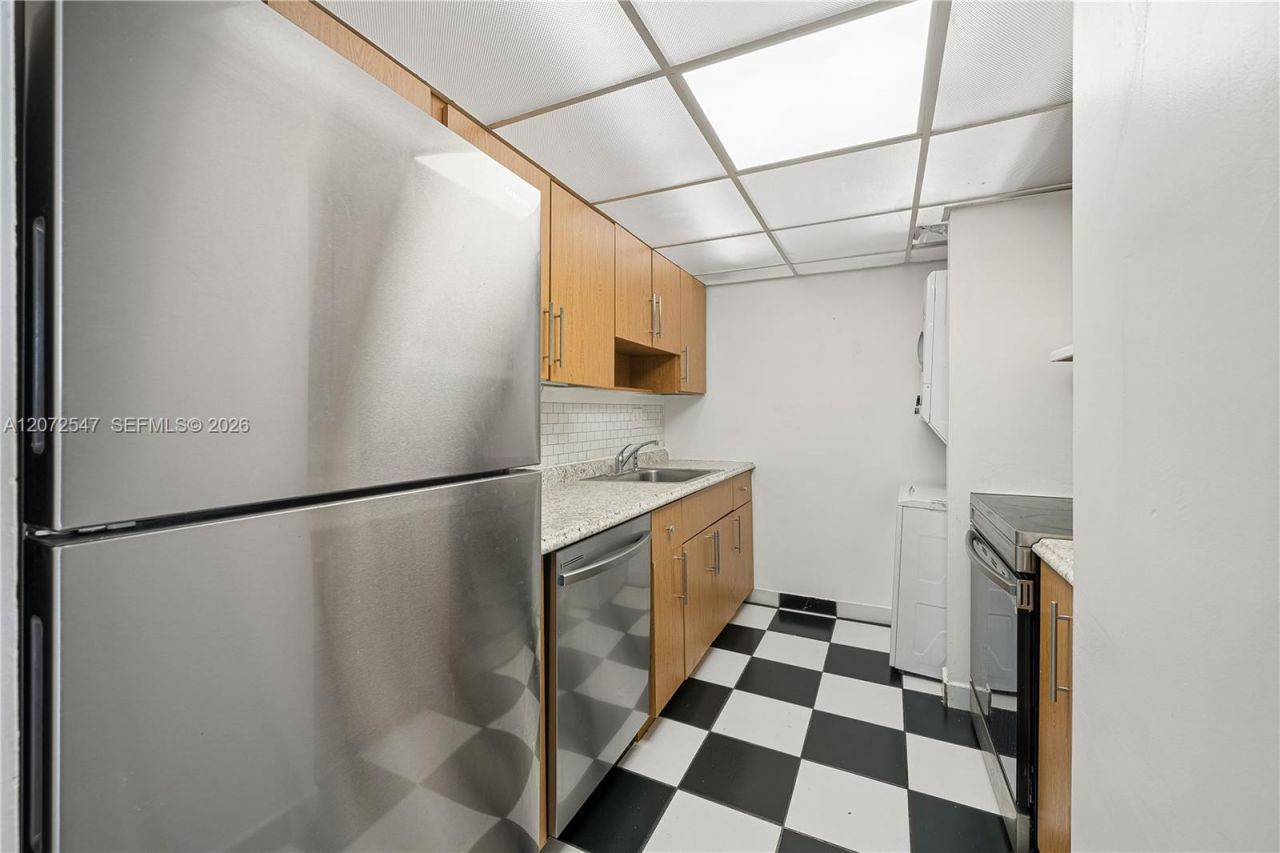 5055 NW 7th St, Unit 409, Miami, FL 33126 Photo