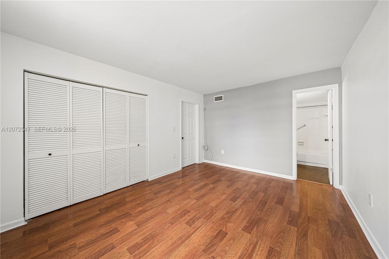 5055 NW 7th St, Unit 409, Miami, FL 33126 Photo
