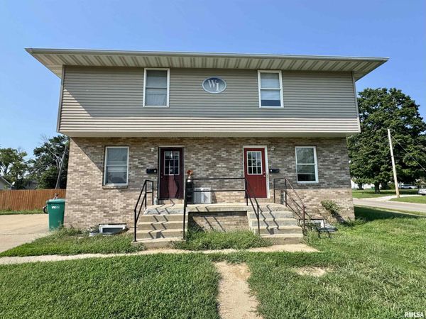 602 N CHARLES Street, Unit 2, Macomb, IL 61455