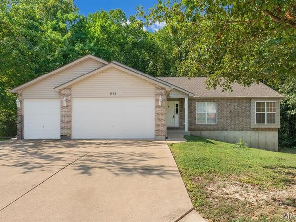1935 Anchorage Drive , Festus, MO 63028
