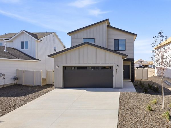 2051 S Summerson Way, Meridian, ID 83642
