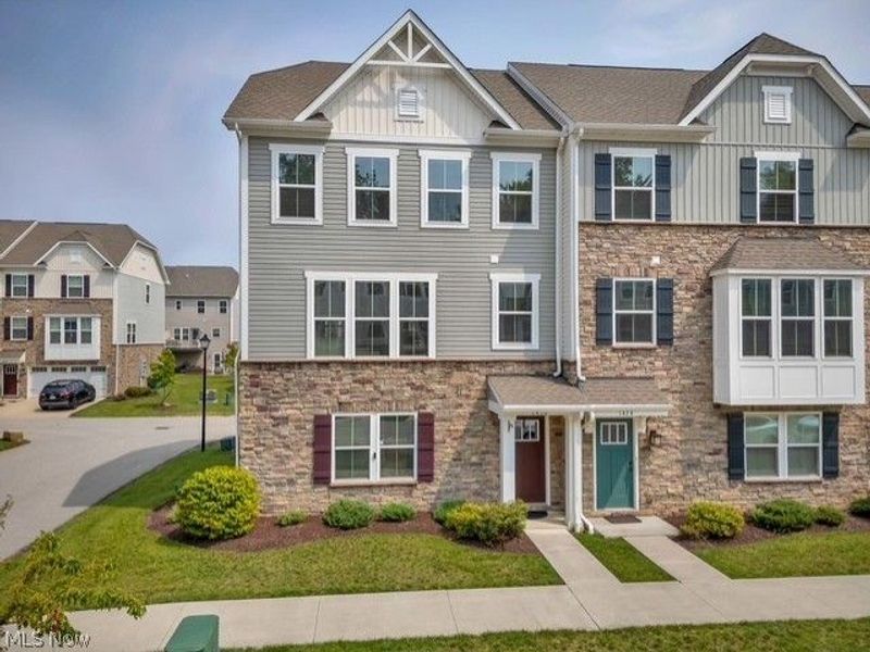 1470 Caymus Court, Avon, OH 44011 Photo 2