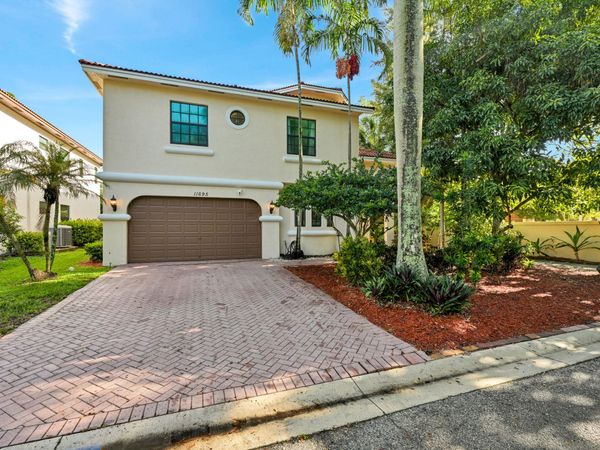 11695 NW 2ND Street, Plantation, FL 33325