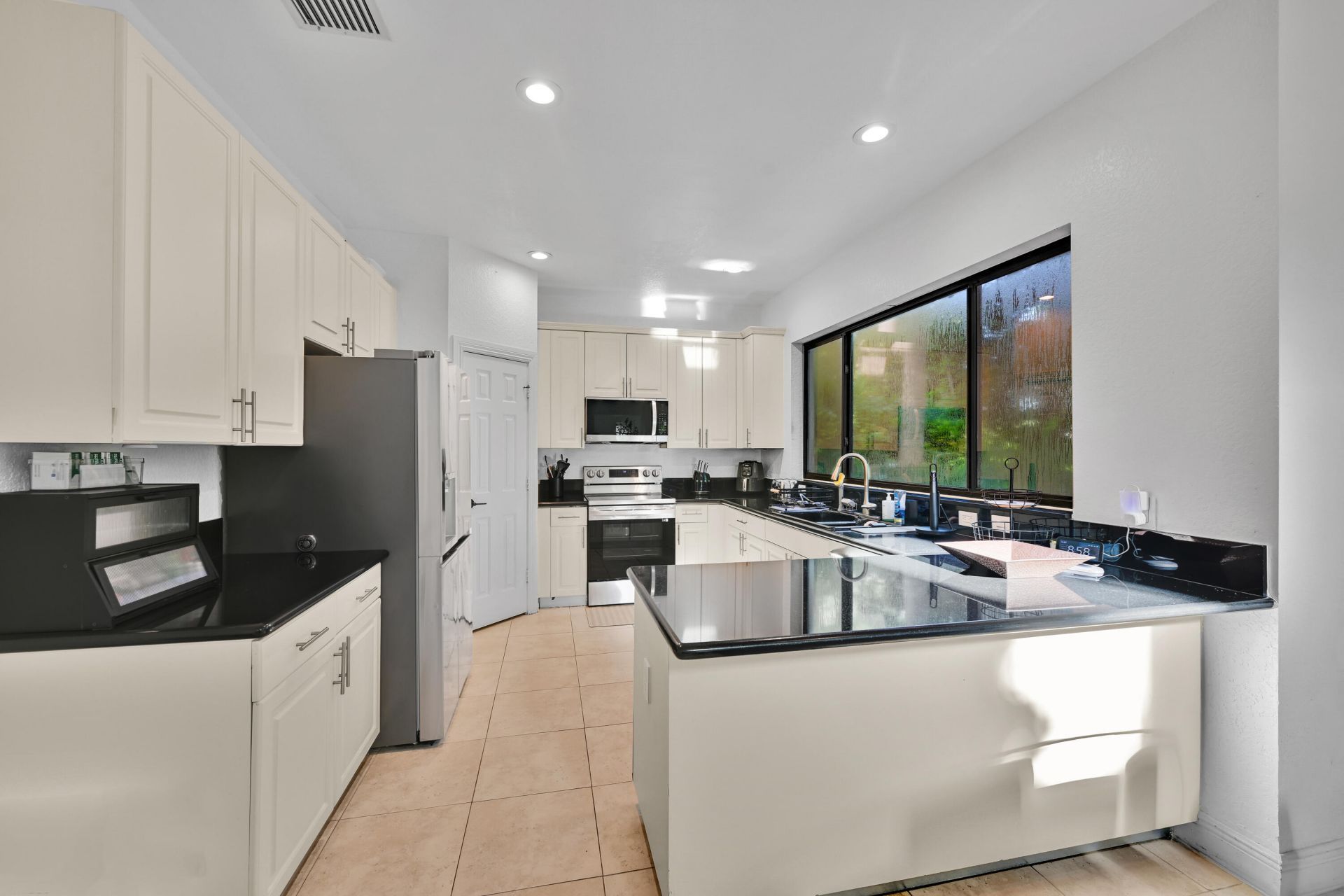 11695 NW 2nd Street, Plantation, FL 33325 Photo