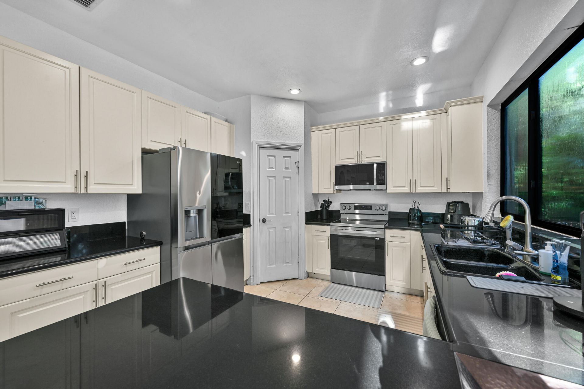 11695 NW 2nd Street, Plantation, FL 33325 Photo