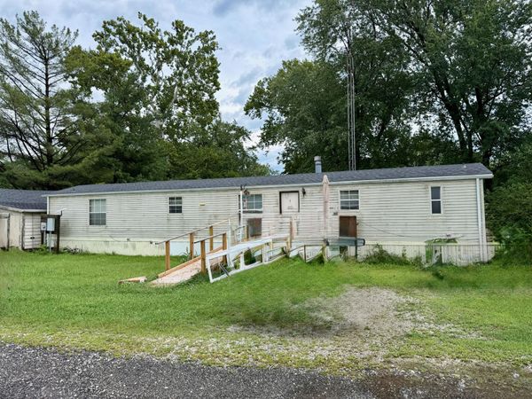 1885 E 700 N , Monterey, IN 46960