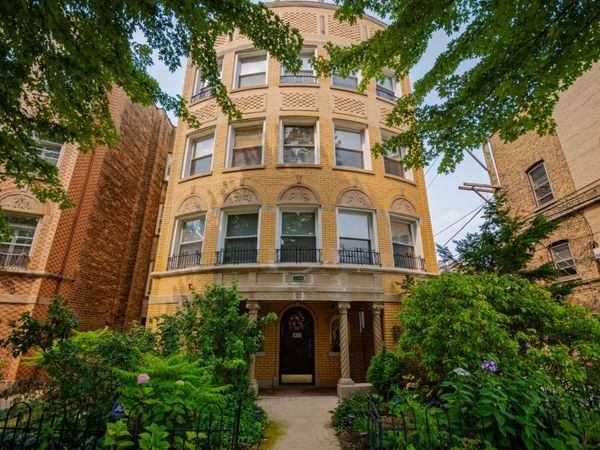 7554 N Claremont Avenue , Unit 2, Chicago, IL 60645
