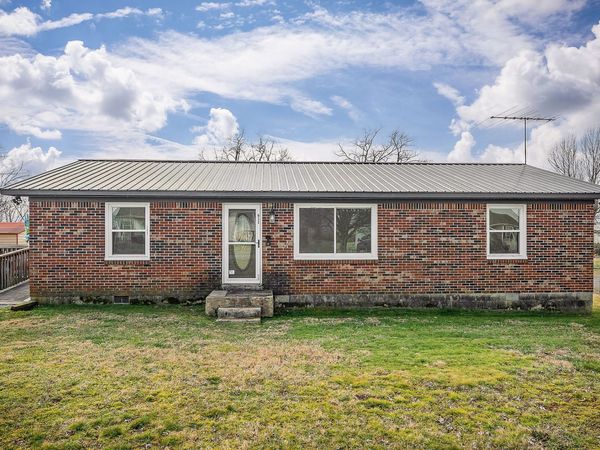 611 Estes St , Smithville, TN 37166