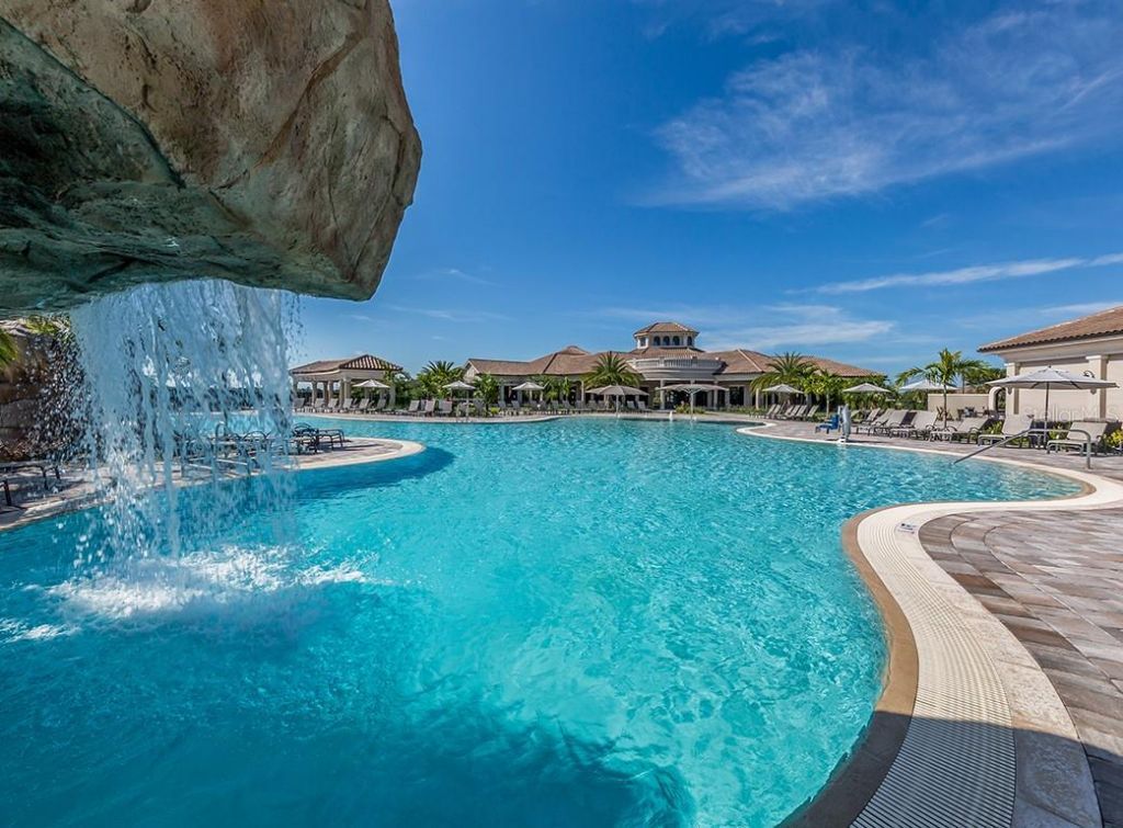 16904 Vardon Terrace, Unit 301, Lakewood Ranch, FL 34211 Photo
