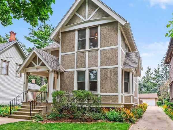 120 W Hanover Street, Marshall, MI 49068