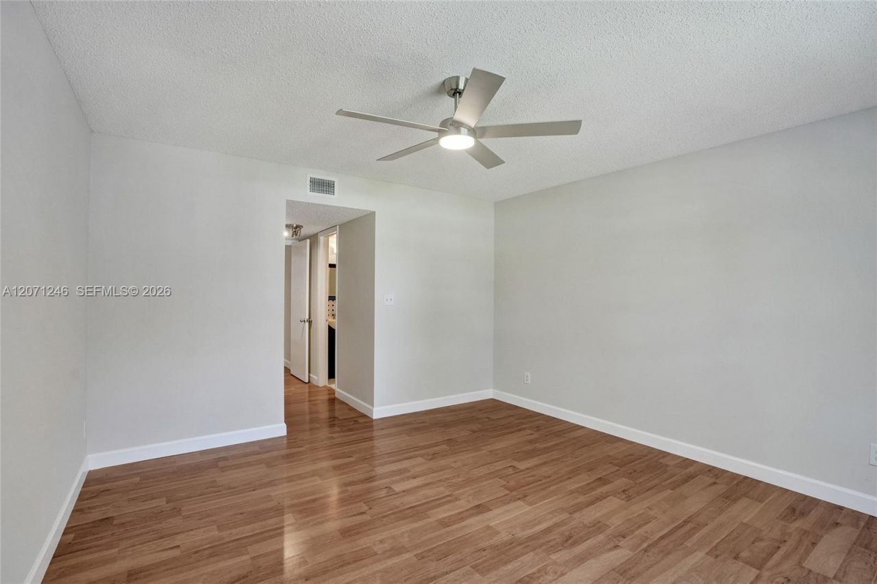 6090 N Sabal Palm Blvd , Unit 208, Tamarac, FL 33319 Photo