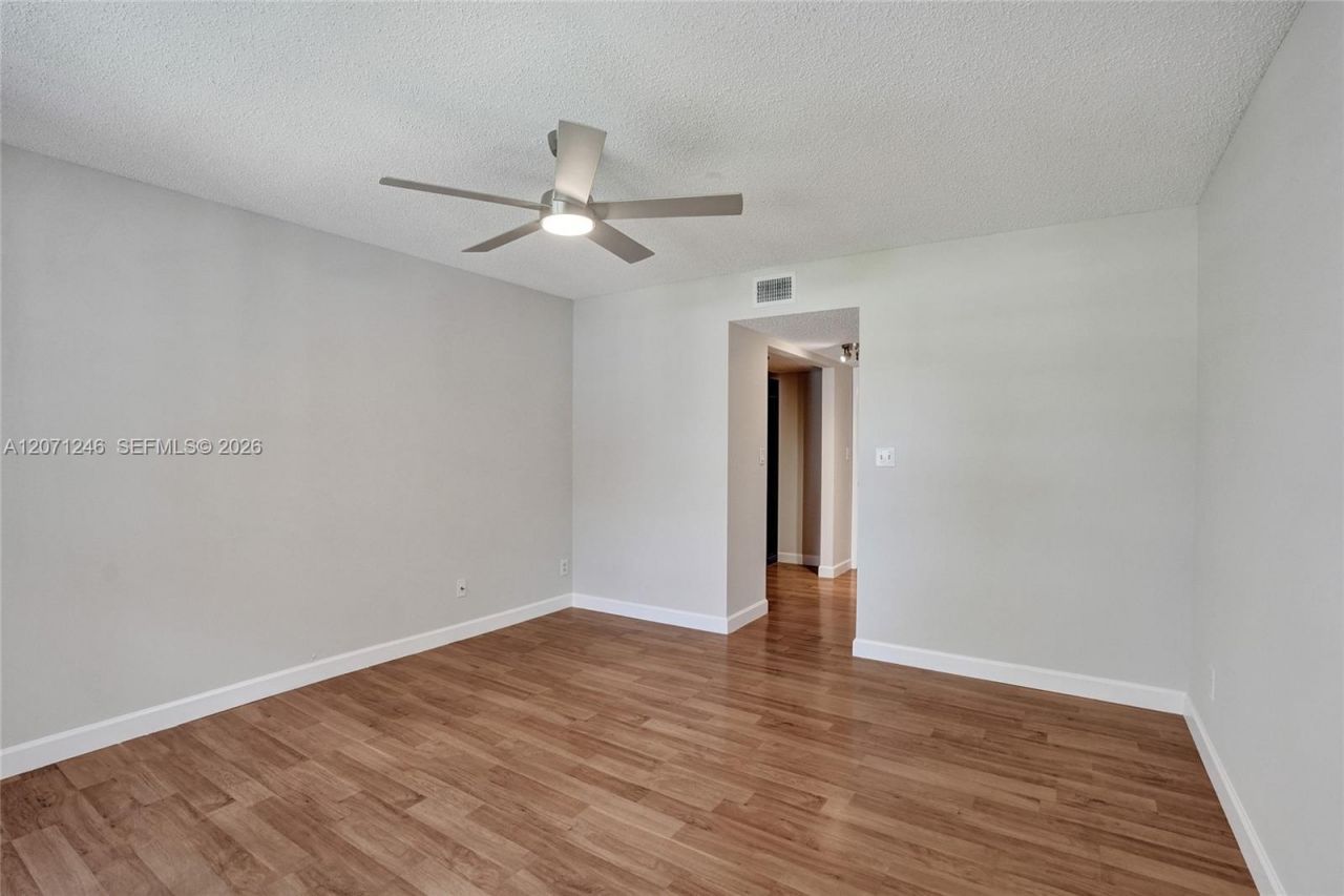 6090 N Sabal Palm Blvd , Unit 208, Tamarac, FL 33319 Photo