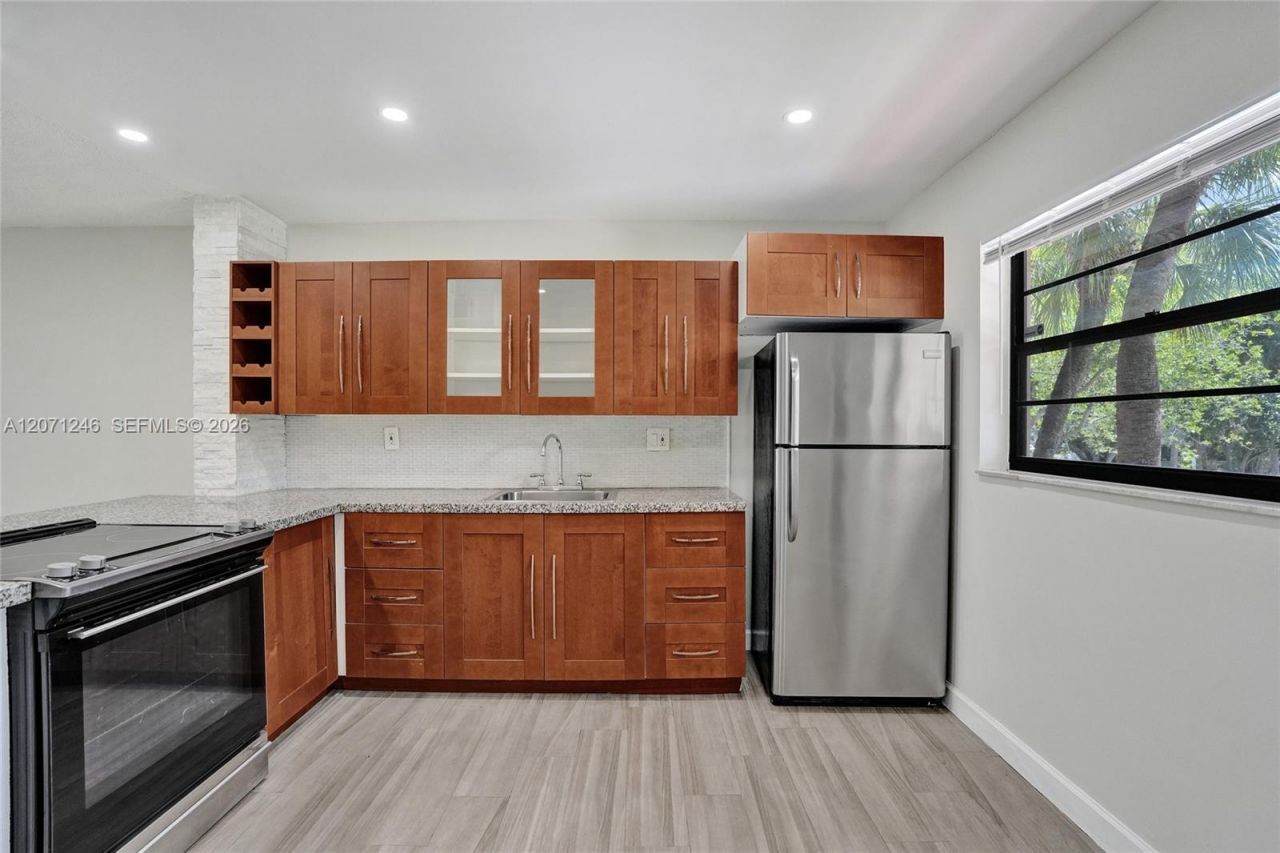 6090 N Sabal Palm Blvd , Unit 208, Tamarac, FL 33319 Photo
