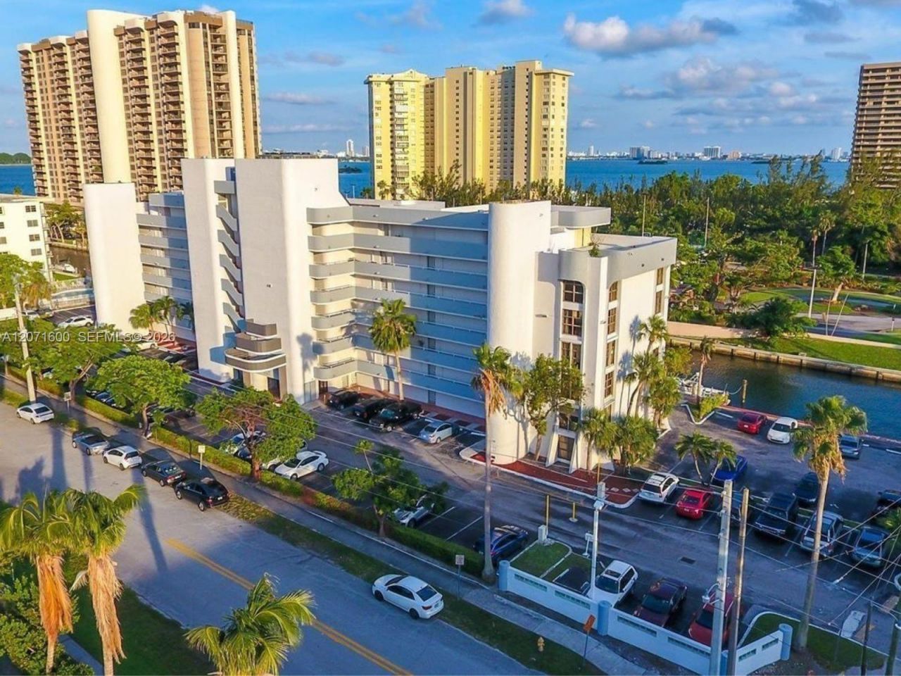 1650 NE 115th St , Unit 403, Miami, FL 33181 Photo