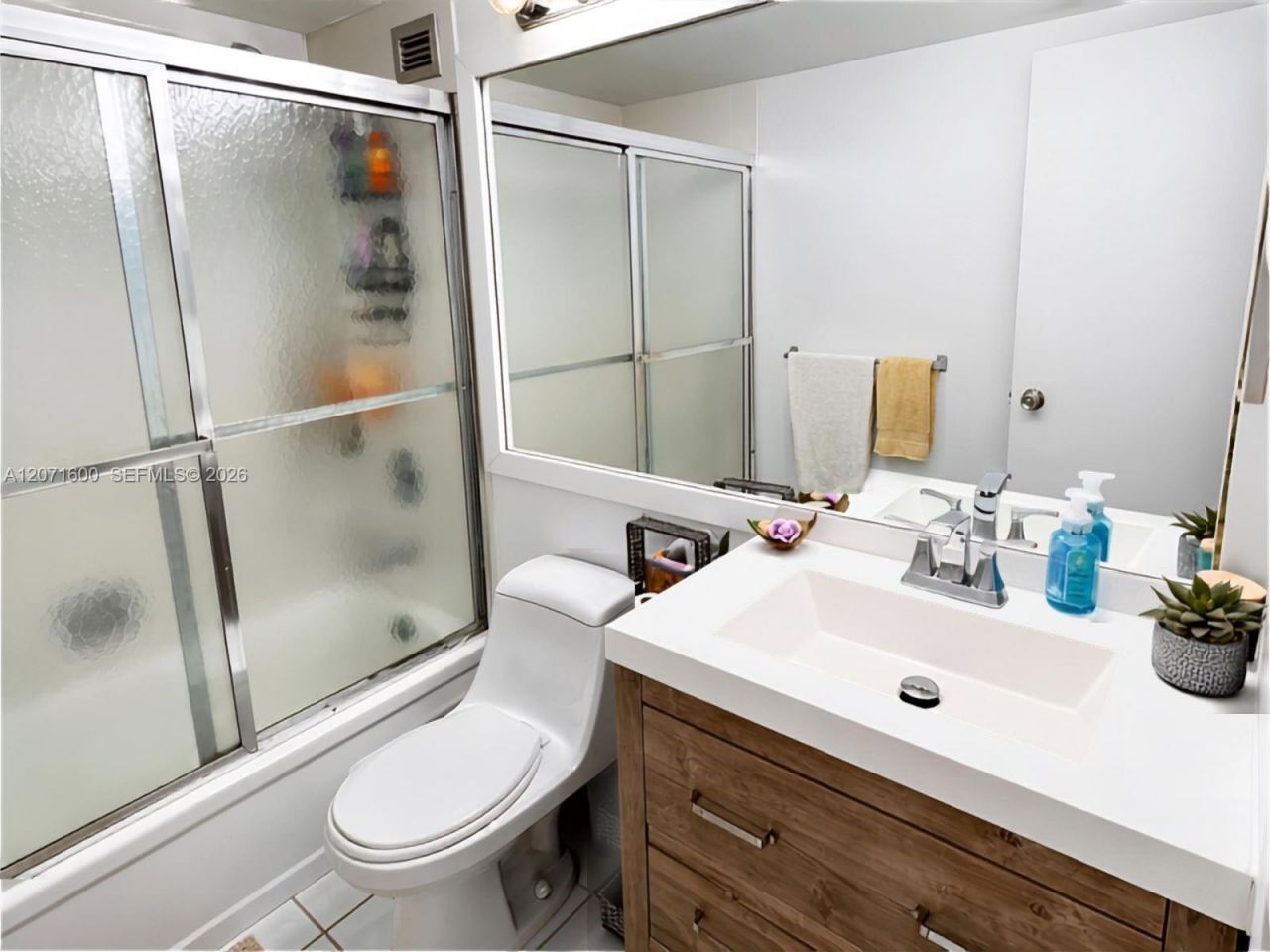 1650 NE 115th St , Unit 403, Miami, FL 33181 Photo