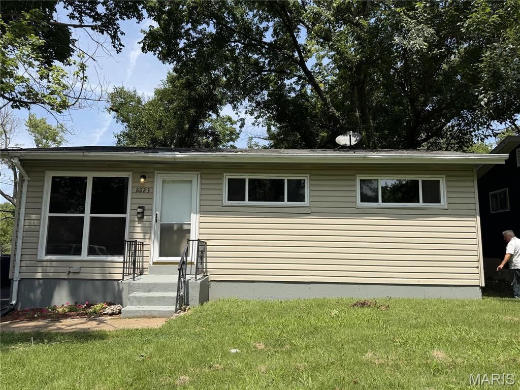 8823 Cranberry Lane, Saint Louis, MO 63121 Main Photo
