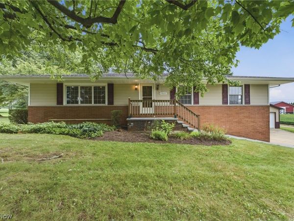 3460 Swallen Avenue , Louisville, OH 44641