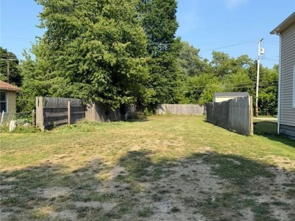 2101 W 85th Street , Cleveland, OH 44102