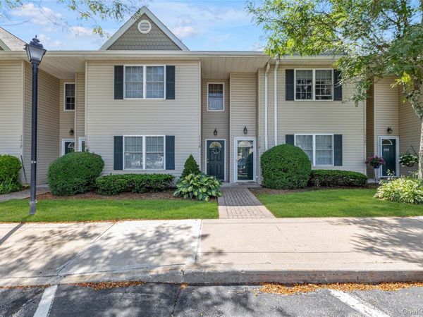 1118 Savoy Drive , Melville, NY 11747