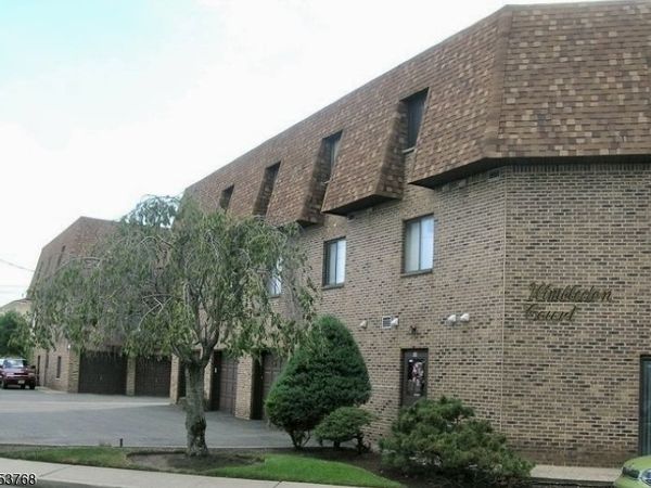 825 Riverside Ave, Lyndhurst, NJ 07071