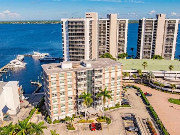 2350 W 1st ST , Unit 205, FORT MYERS, FL 33901