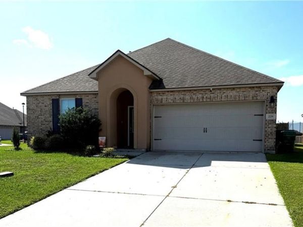 228 EAST LAKE Drive , Slidell, LA 70461