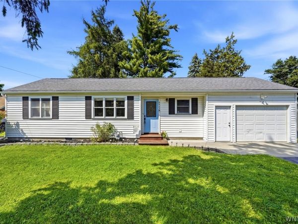 6425 Main Road , Stafford, NY 14143