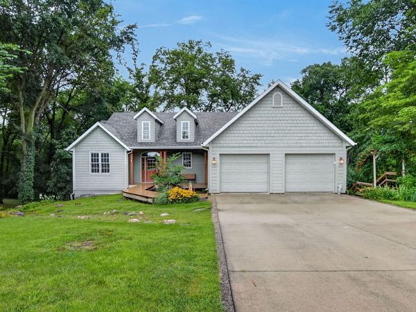 12595 Oakview Heights Drive, Story City, IA 50248