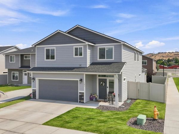 123 S WILLAMETTE St, Greenacres, WA 99016