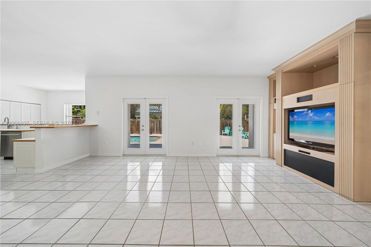 7605 SW 147th St , Palmetto Bay, FL 33158 Photo