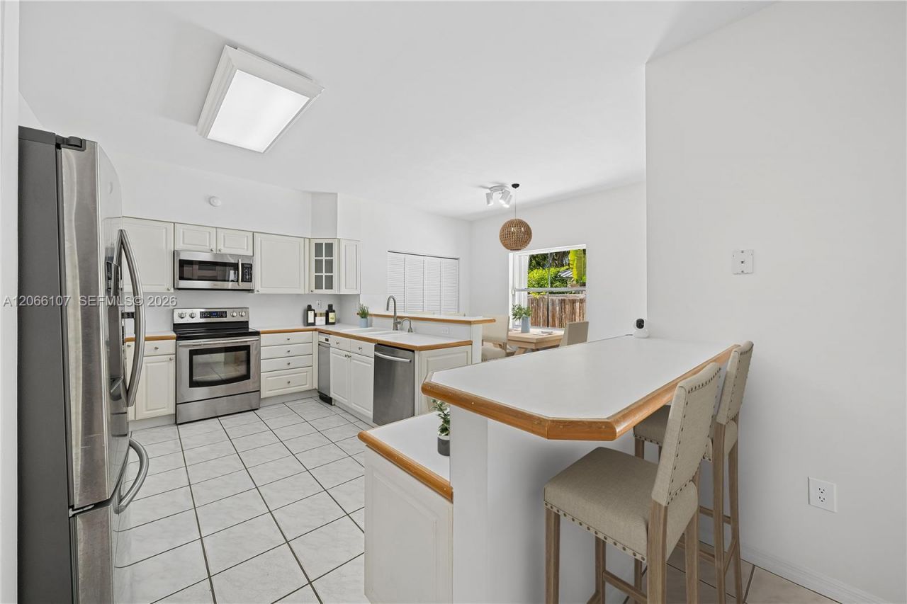 7605 SW 147th St , Palmetto Bay, FL 33158 Photo