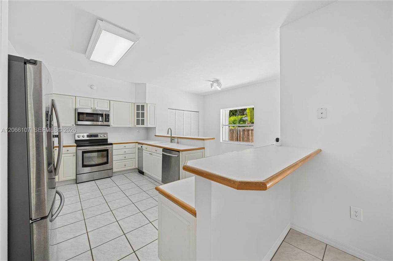 7605 SW 147th St , Palmetto Bay, FL 33158 Photo